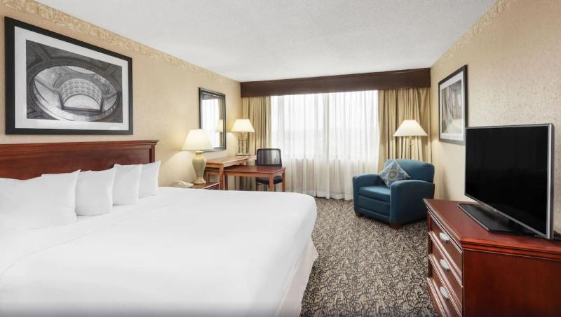 Capitol Plaza Hotel Jefferson City image