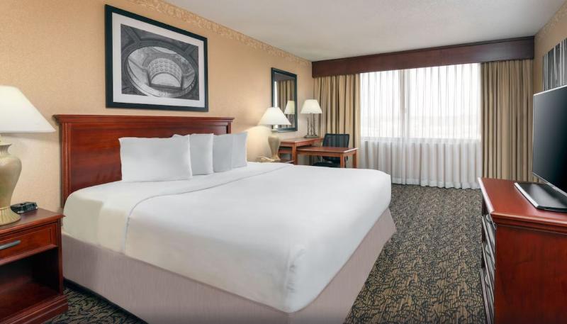 Capitol Plaza Hotel Jefferson City image