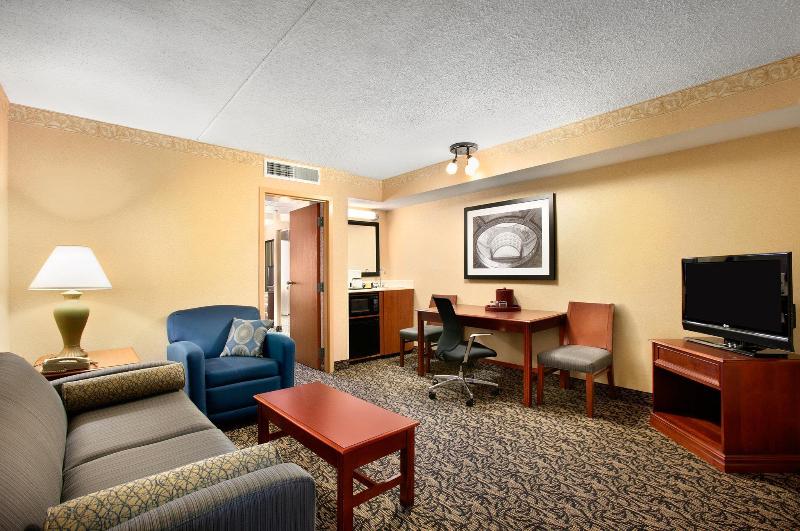 Capitol Plaza Hotel Jefferson City image