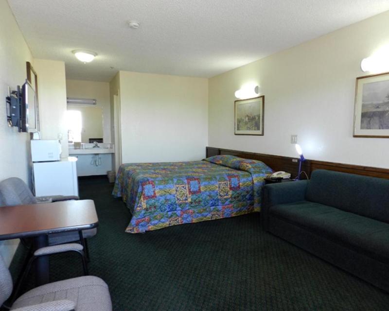 High Desert Motel Joshua Tree National Park image