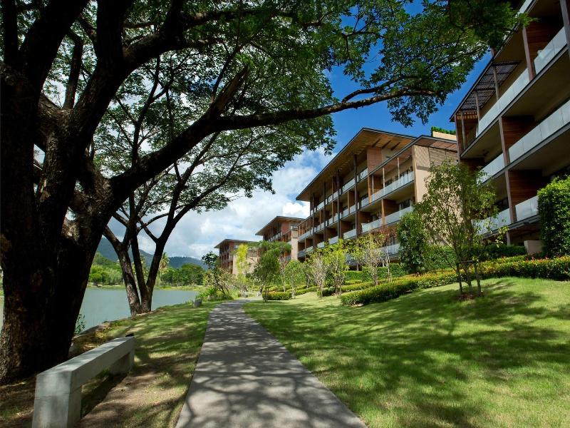 Atta Lakeside Resort Suite