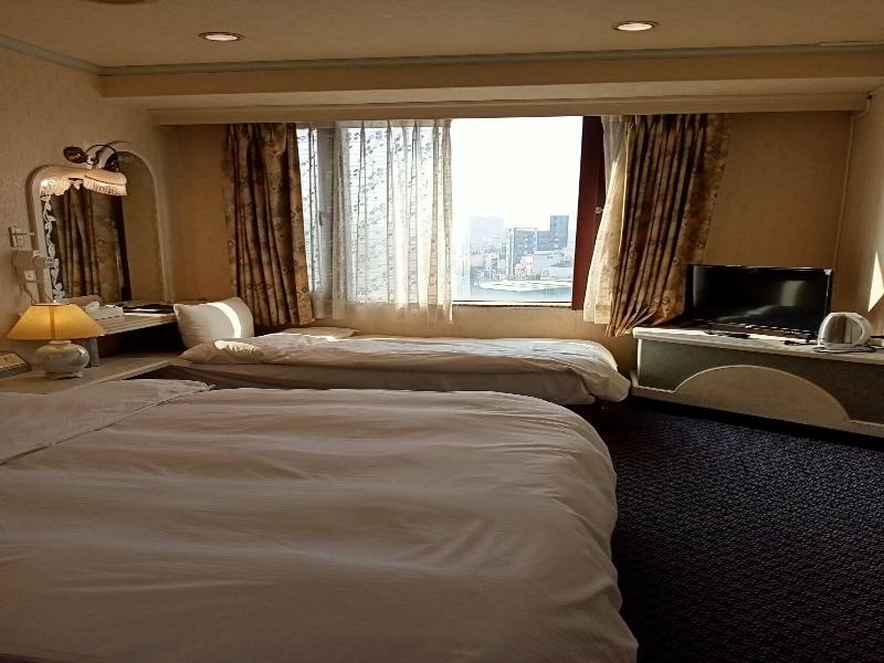 Chungli Business Hotel image