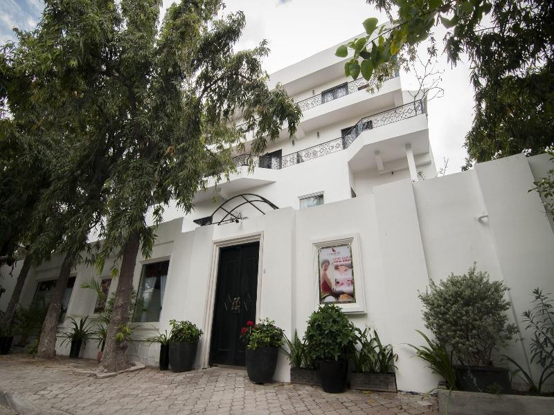 La Rose Suites image