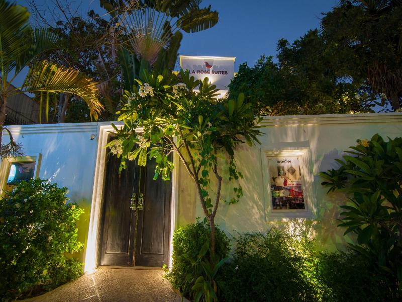 La Rose Suites image