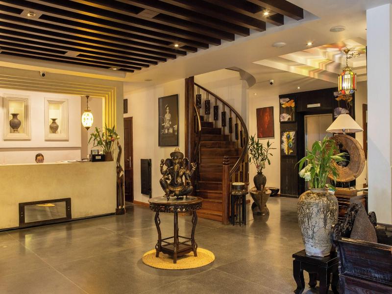 La Rose Suites image