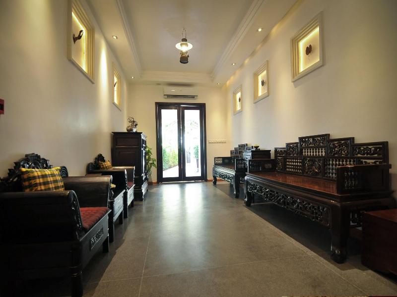 La Rose Suites image