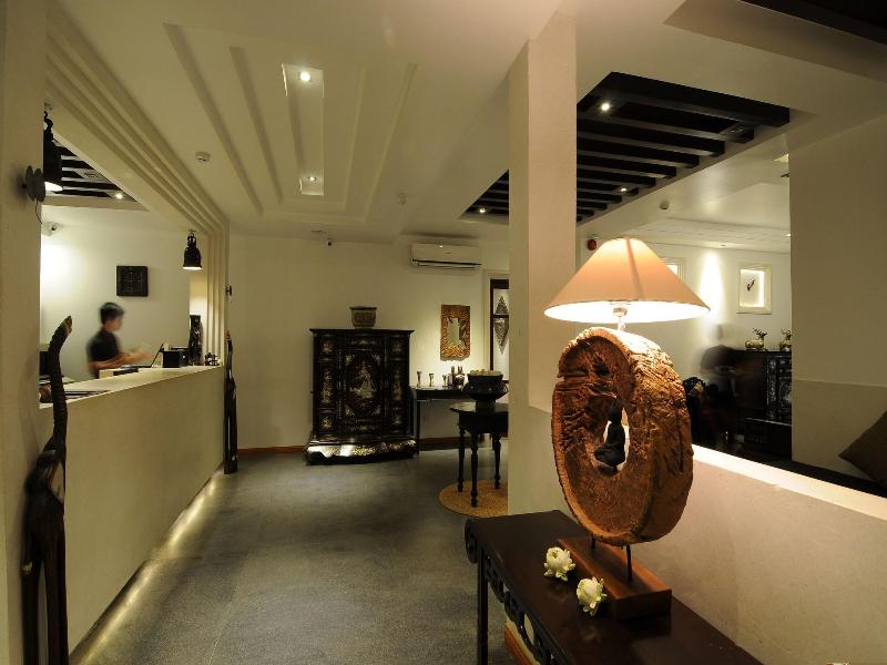 La Rose Suites image