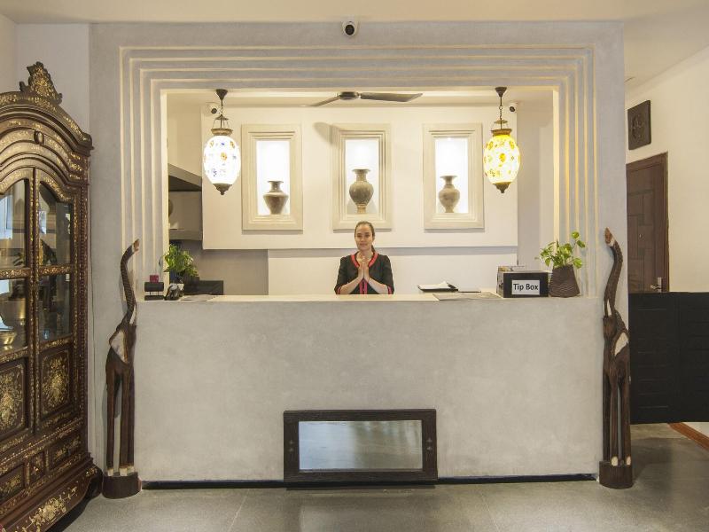 La Rose Suites image