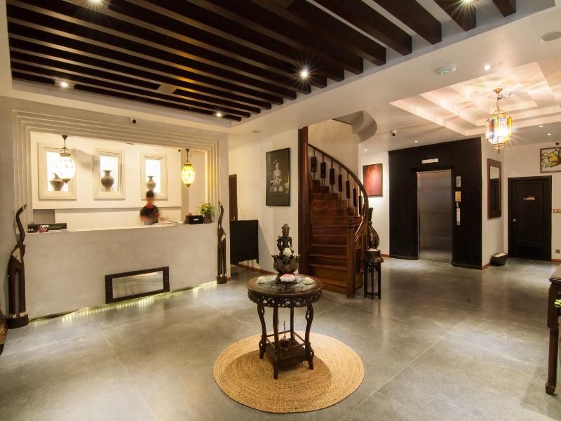 La Rose Suites image