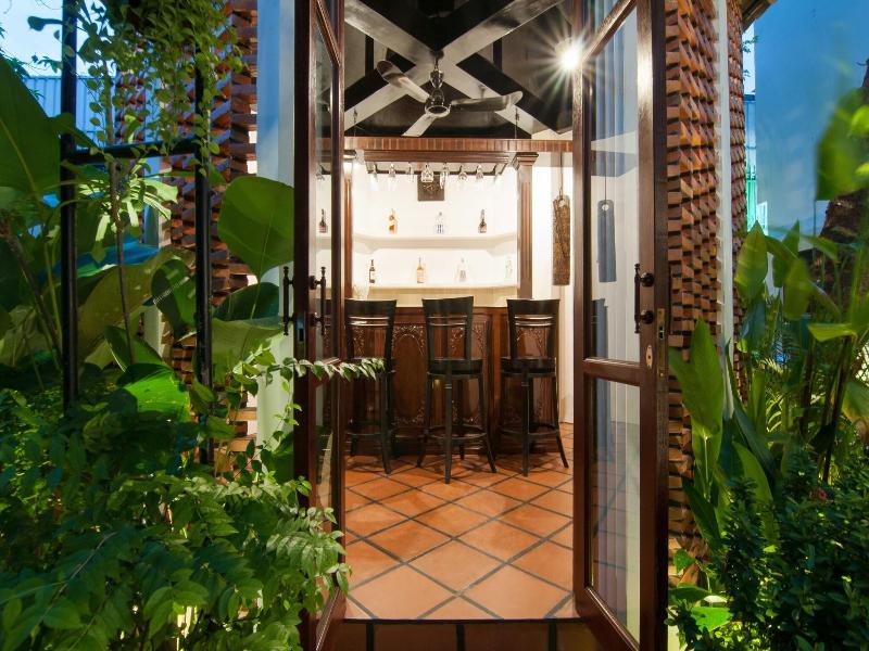 La Rose Suites image