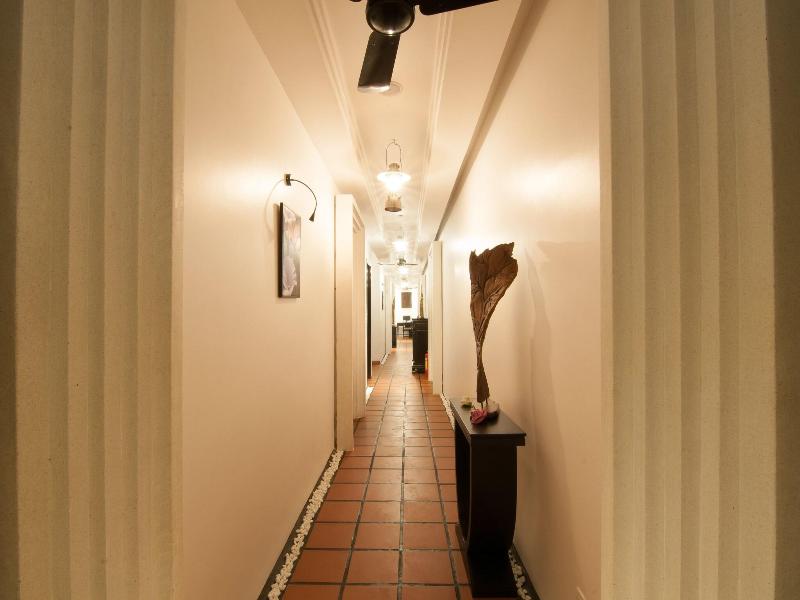 La Rose Suites image