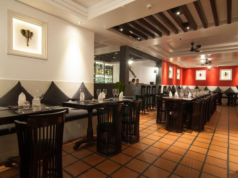 La Rose Suites image