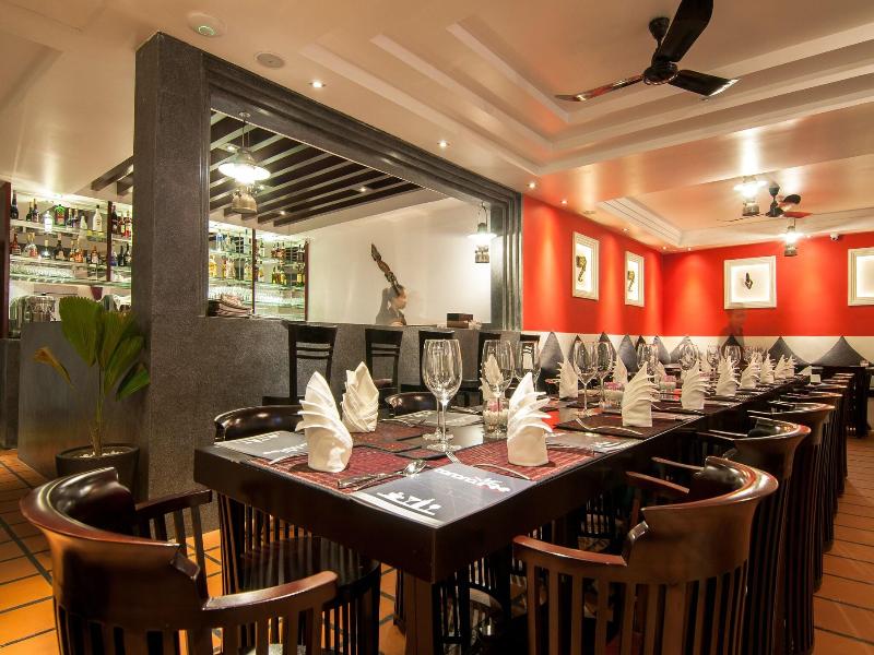 La Rose Suites image