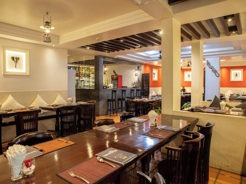 La Rose Suites image