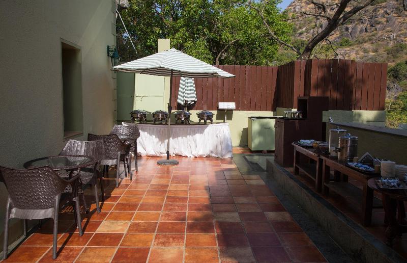 Hotel Manek Manor by Mount Regency