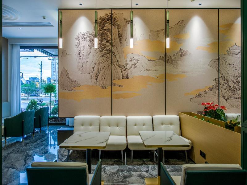 Yiwu Baide Theme Hotel image