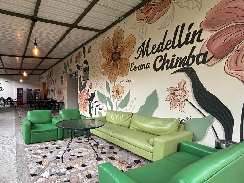 hotel greenview medellin image