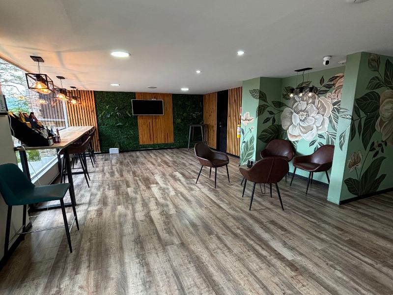 hotel greenview medellin image