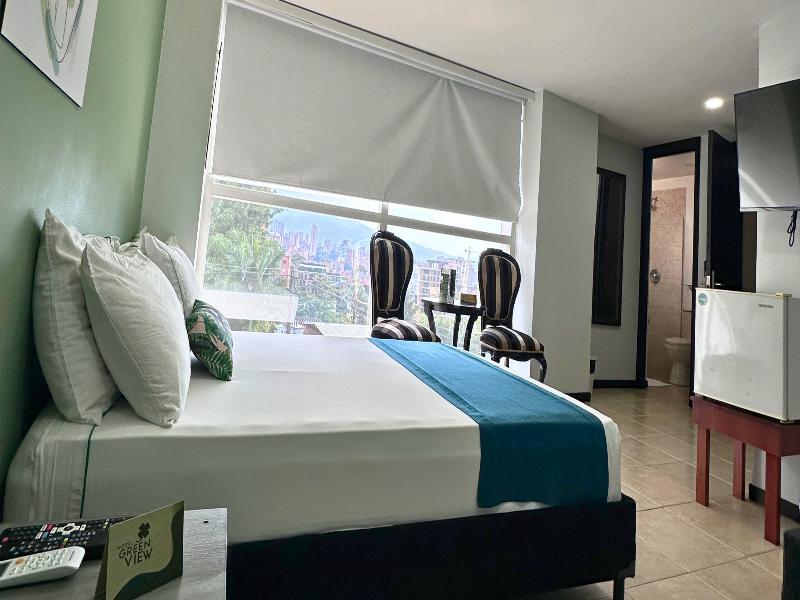 hotel greenview medellin image