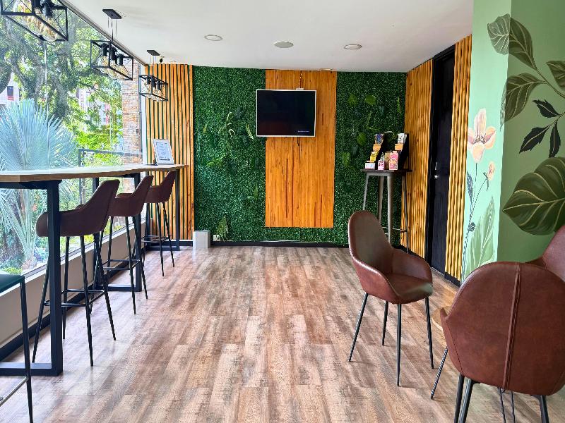 hotel greenview medellin image