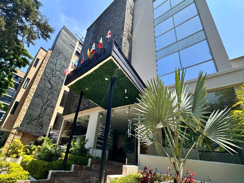 hotel greenview medellin image