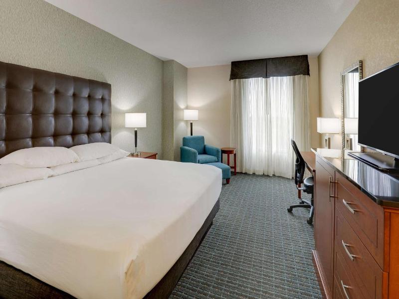 Drury Inn Suites Phoenix Chandler Fashion Center image
