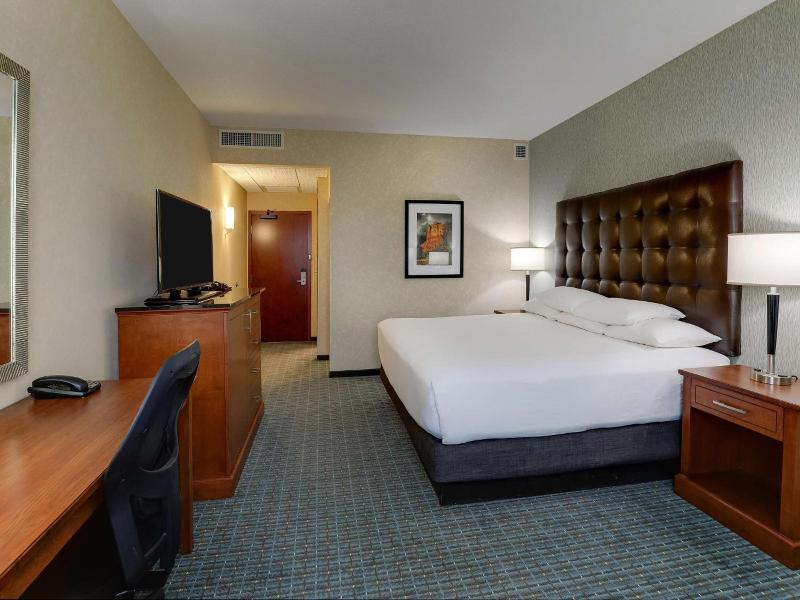 Drury Inn Suites Phoenix Chandler Fashion Center image