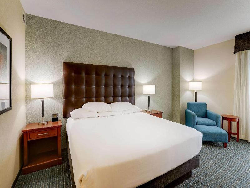 Drury Inn Suites Phoenix Chandler Fashion Center image