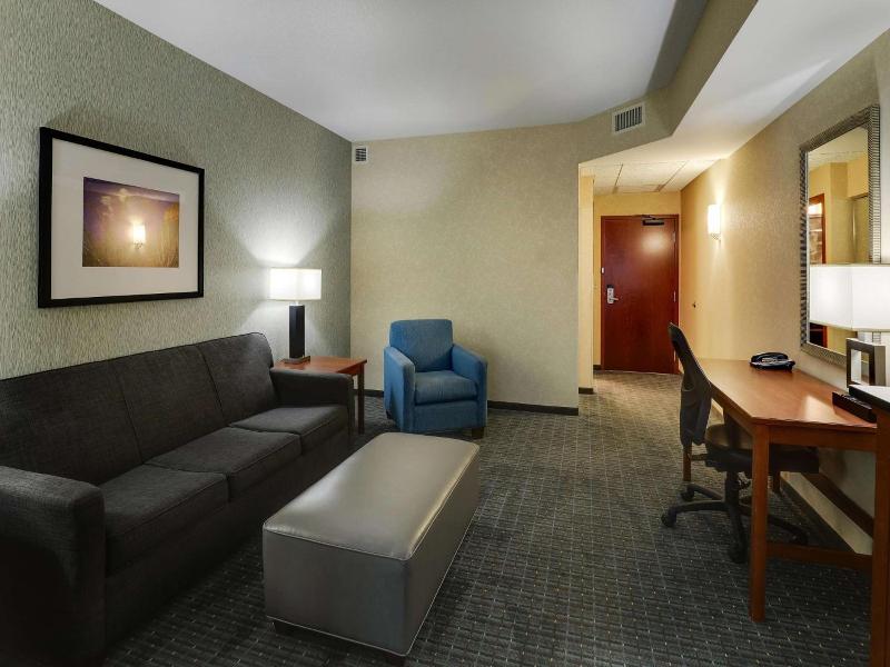Drury Inn Suites Phoenix Chandler Fashion Center image