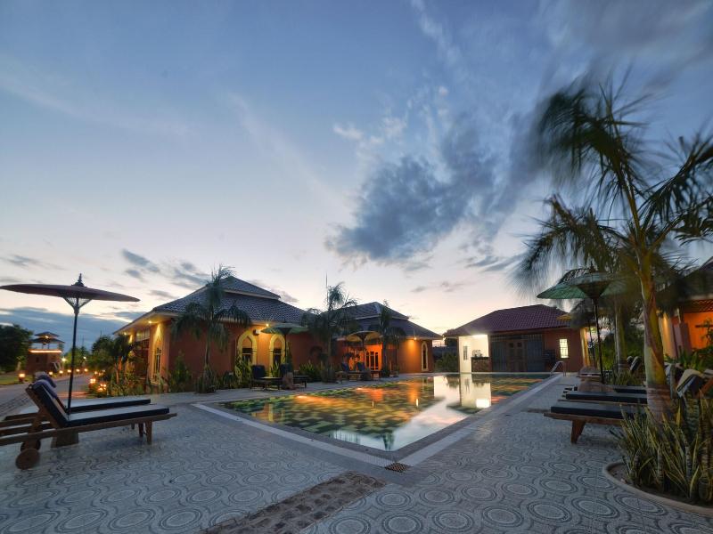 Bagan Emerald Hotel