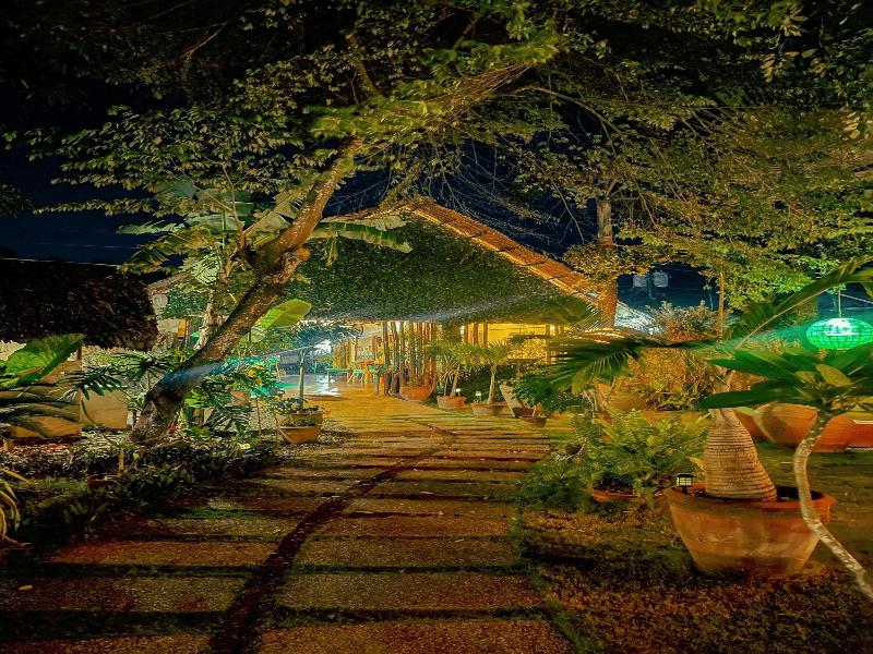 Hibiscus Garden Inn image