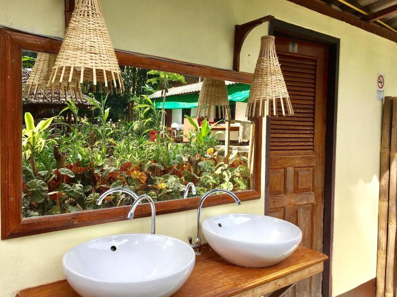 The Creek Garden Resort Huainamrin Resort image
