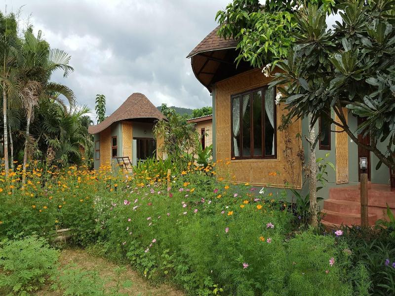 Pai Nai Fun Hotel image