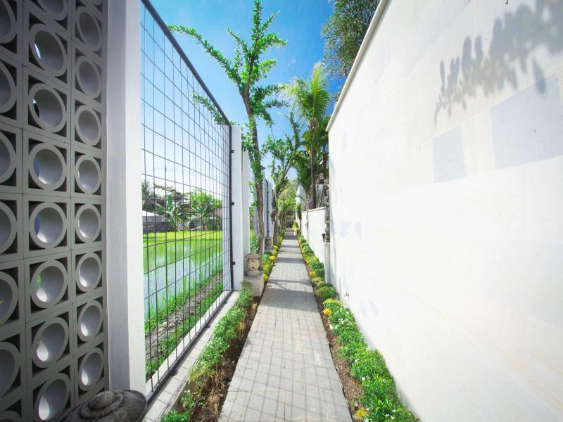 Apple Villas Apartments image