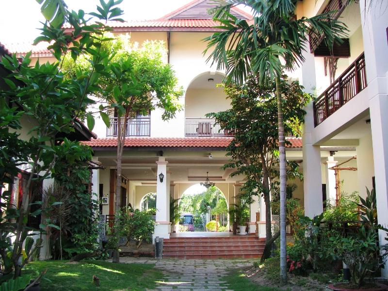 Vuon Tra Resort image