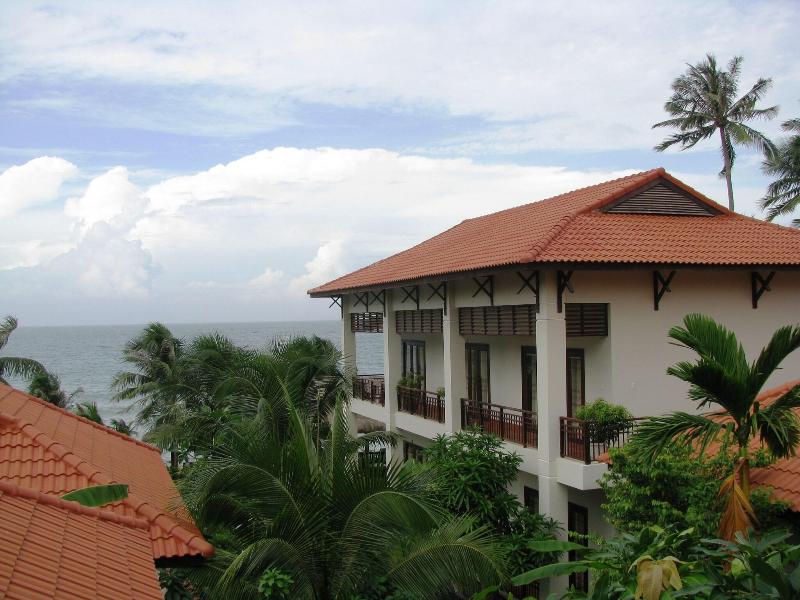 Vuon Tra Resort image