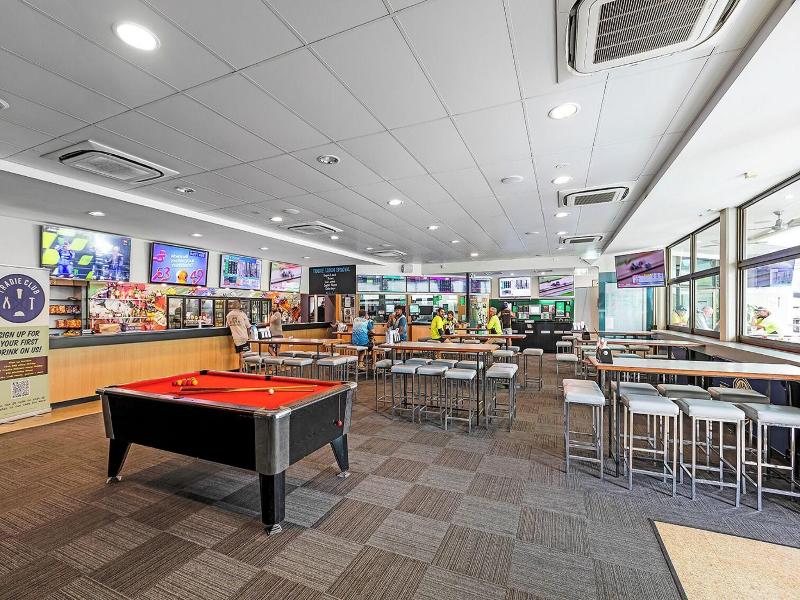 Cannonvale Reef Gateway Hotel image