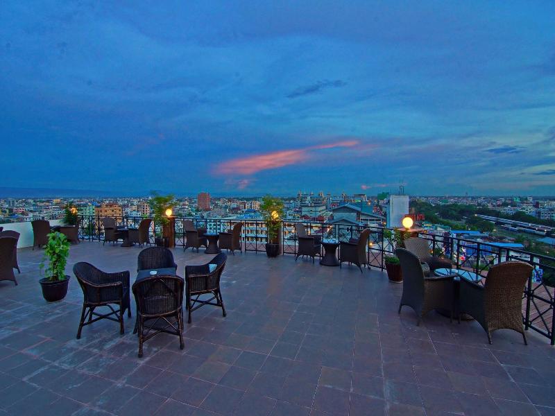 Shwe Ingyinn Hotel Mandalay image