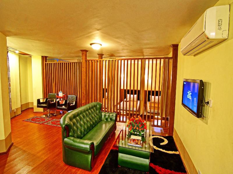 Shwe Ingyinn Hotel Mandalay image