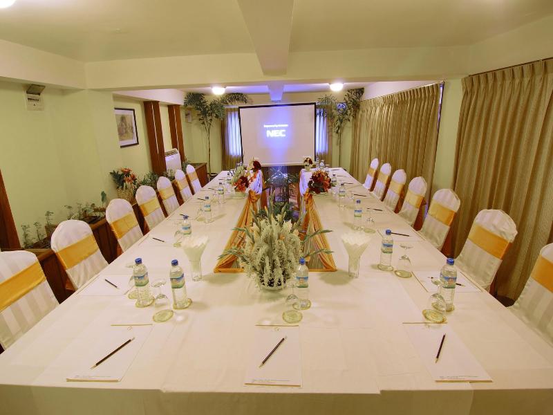 Shwe Ingyinn Hotel Mandalay image