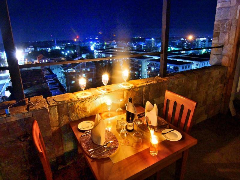 Shwe Ingyinn Hotel Mandalay image