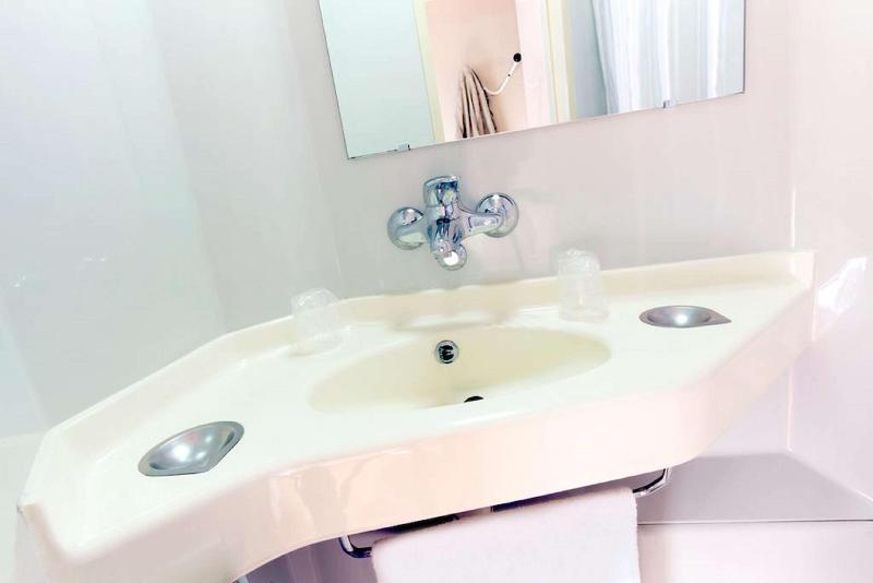 Premiere Classe Valenciennes Sud Rouvignies Hotel image