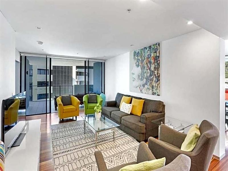 Ambience Hotel On Burleigh Beach image