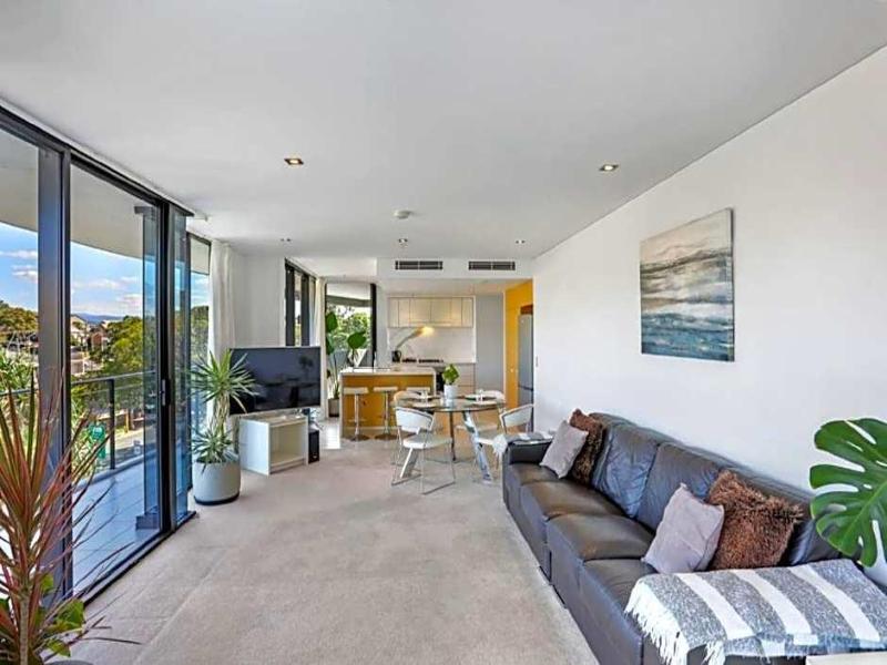 Ambience Hotel On Burleigh Beach image