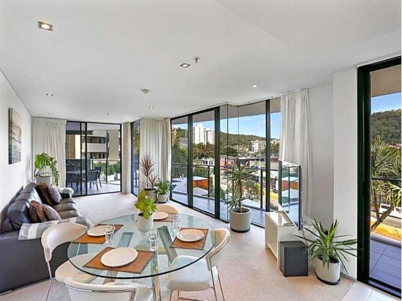 Ambience Hotel On Burleigh Beach image