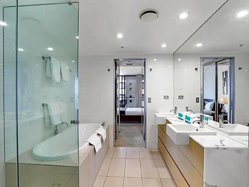 Ambience Hotel On Burleigh Beach image