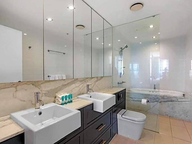 Ambience Hotel On Burleigh Beach image