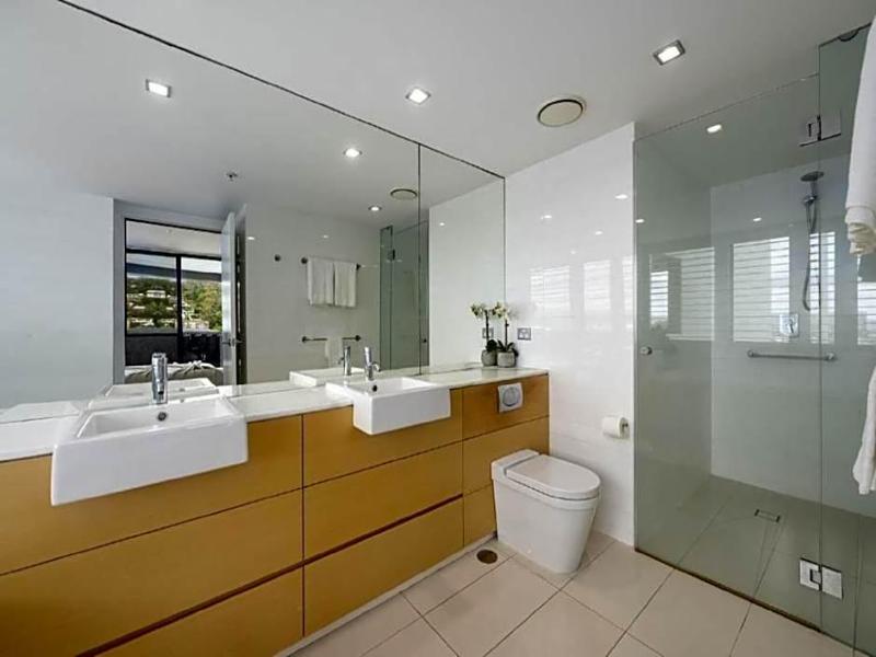 Ambience Hotel On Burleigh Beach image