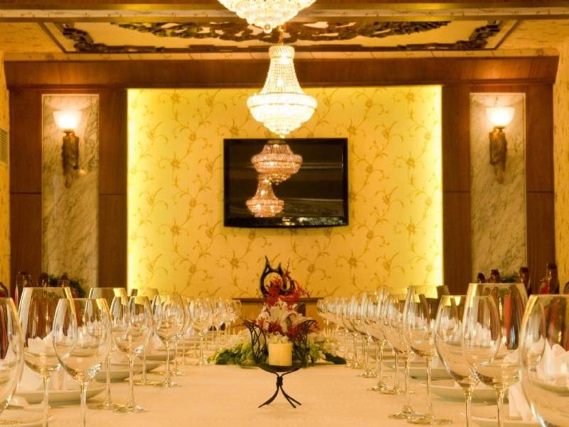 Huong Sen Hotel image