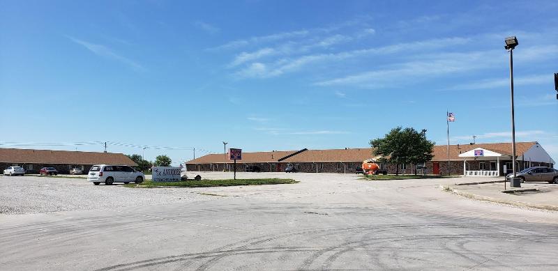 Family Budget Inn Bethany image